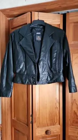 Womens Leather jacket - $50 (Albany)