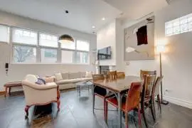 3br - 1148ft2 - *Private Wrigleyville Coach House 