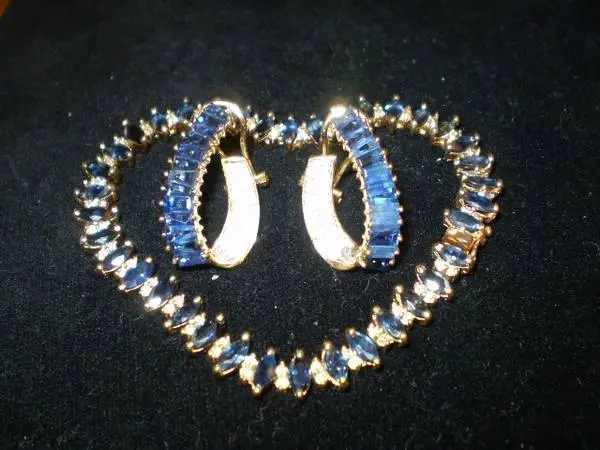 SAPPHIRE & DIAMOND EARRINGS - $3,600 (North Sc